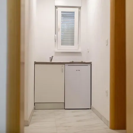 Mia *